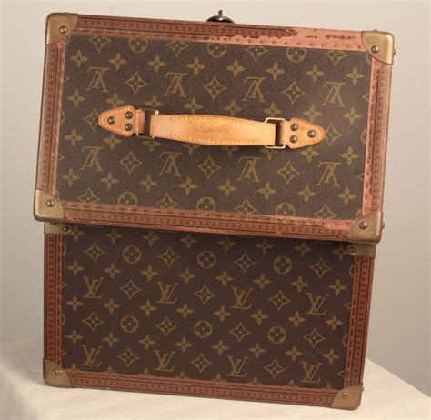 louis vuitton train case